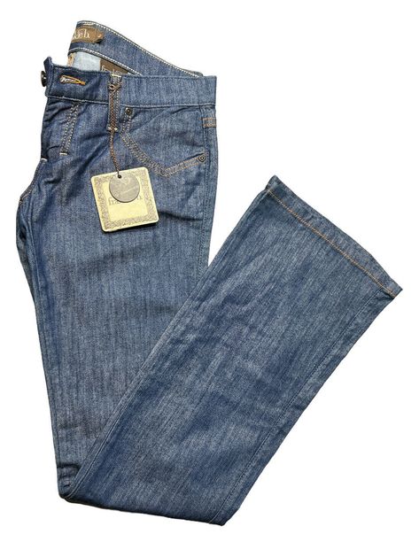 Elevate Your 90s Fashion Game With These Ultra-Cool Frankie B Vintage Jeans. The Blue Denim Fabric, Accented With The Iconic Button And Zipper Design, Adds A Touch Of Flair To Your Outfit. These Jeans Feature A Solid Pattern, A Zip Closure, And A 5-Pocket Design, Making Them Both Stylish And Practical. Made From A High-Quality Cotton Blend Fabric Wash, These Slim-Fit Jeans Have An Inseam Of 34 Inches And A Rise Of Less Than 6.5 Inches, Giving You A Flattering Silhouette. The Flared Style Of The Frankie B Jeans, Light Wash Ripped Jeans, Slim Mom Jeans, Low Jeans, Black Mom Jeans, White Denim Jeans, Distressed Boyfriend Jeans, Straight Leg Denim, Slim Straight Jeans