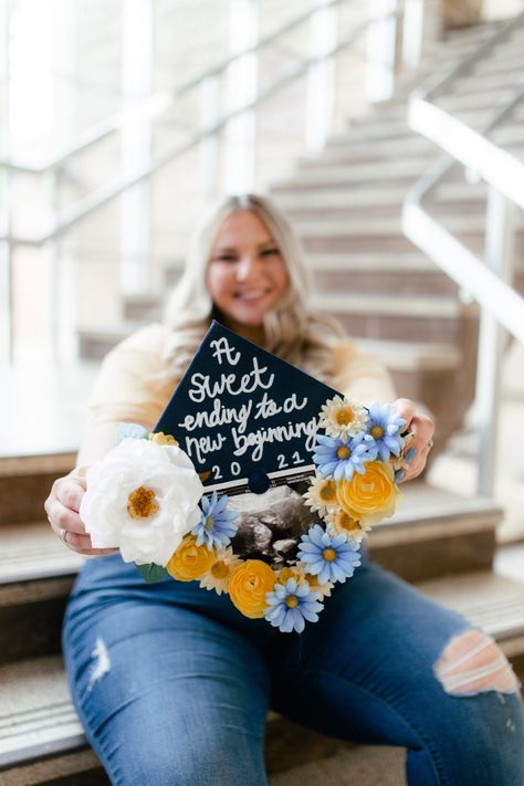 Mom Nurse Graduation Cap, Graduation Pregnancy Announcement, Graduation Cap Mom, Pregnant Graduation Pictures, Msw Graduation Cap, Dental Hygiene Graduation, Nurse Graduation Cap, Nursing Graduation Pictures, High School Graduation Cap