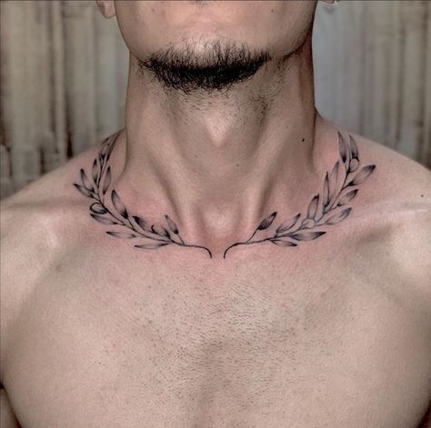 Greek Neck Tattoo, Collar Tattoo Men, Tattoo On Chest For Men, Mens Neck Tattoos, Collarbone Tattoo Men, Laurel Tattoo, Neck Tattoos For Men, Hals Tattoo Mann, Collar Tattoo