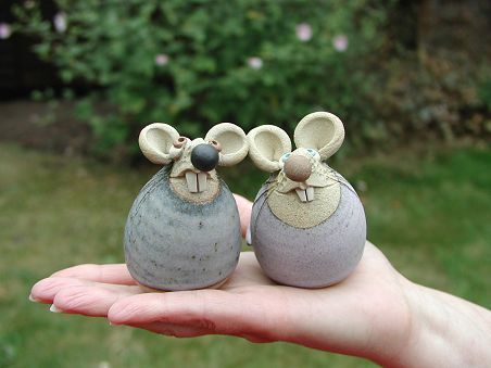 Collectable Miniature Church Mouse | hand-made pottery from Muggins Pottery in Leicestershire - wedding gifts, birthday presents, christening presents and anniversary gifts. Miniature Pottery, Pottery Animals, Sculptures Céramiques, Unique Pottery, Cerámica Ideas, Pottery Handbuilding, Garden Pottery, Pottery Classes, Pottery Sculpture