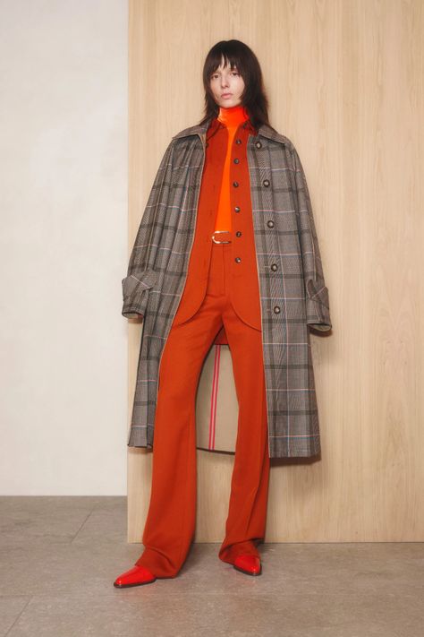 Victoria Beckham Pre Fall 2023, Orange Suit, Structured Dress, Smart Outfit, 2022 Fashion, Fall 2022, Harper's Bazaar, Fashion Show Collection, Fashion Wear