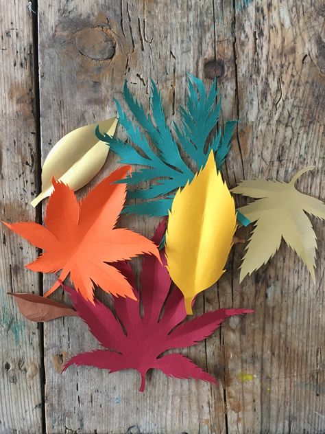 Design For Projects On Paper, Fall Paper Crafts, Paper Cut Artists, Paper Engineering, Autumn Paper, Paper Craft Ideas, Paper Leaves, Leaf Crafts, Craft Activity