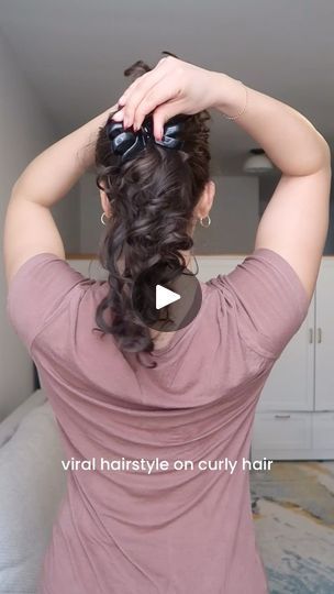 2.7K reactions · 139 shares | Comment “CLIP” and I’II DM you the link to the claw clip right now! And the 2 pack is on sale for $5 🤩😱 #curlyhair #hairstyle #hairtutorial #hair #hairlook #hairinspo #hairvideos #curls #curly.evee #curlsoncurls #curlscurlscurls | Curly.evee | Ariana Grande · yes, and? The Claw, Health And Beauty Tips, Hair Dos, Claw Clip, Hair Videos, Hair Looks, Hair Tutorial, Hair Inspo, Ariana Grande