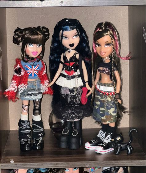 Alt Bratz Doll, Cute Simple Halloween Costumes, Bratz Aesthetic Outfit, Bratz Dolls Aesthetic, Bratz Doll Outfits, Brat Doll, Barbie Outfits, Bratz Inspired Outfits, Doll Aesthetic