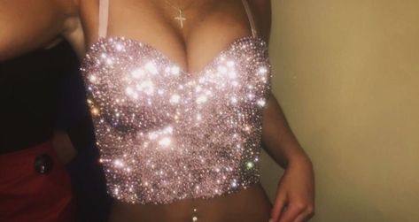 Emilie Core, Estilo Kim Kardashian, Old Dress, Cherry Vanilla, Sparkly Outfits, Looks Party, Glitter Stars, Foto Ideas Instagram, Glitz And Glam