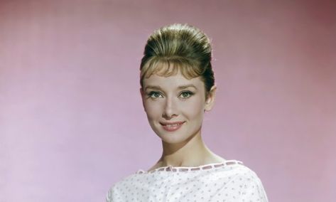 Audrey Hepburn Diet, Audrey Hepburn Sons, Avocado Skincare, Korean Beauty Secrets, Skin Shine, Beauty Tips For Face, Anti Aging Beauty, Best Beauty Tips, Now And Then