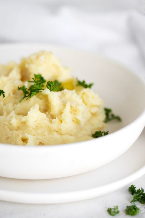 Buttery Parsnip Purée - Seasons and Suppers Mashed Parsnips, Natural Eating, Parsnip Puree, Vegetarian Sides, Vegetarian Side Dishes, Autumn Recipes, Toasted Walnuts, Mashed Sweet Potatoes, Veg Recipes