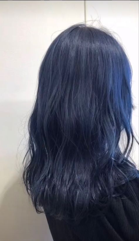 Dark Blue Tint Hair, Navy Blue Hair Short, Blue Hair Without Bleach, Subtle Blue Hair, Dark Blue Hair Aesthetic, Navy Hair Color, Midnight Dark Blue Hair, Blue Tinted Hair, Dark Navy Blue Hair