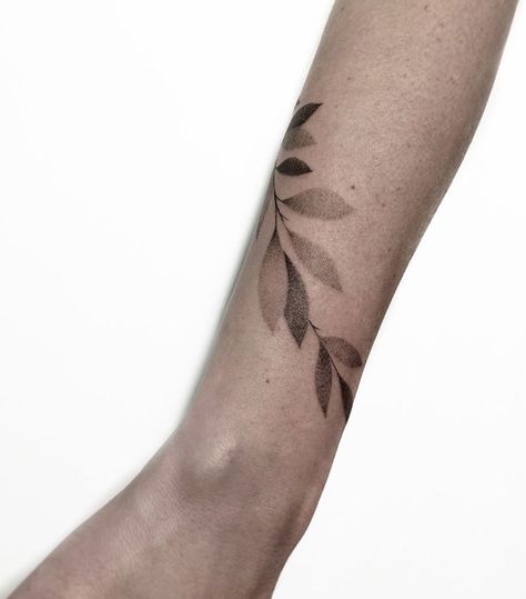 Leaf Shading Tattoo, Leaf Anklet Tattoo, Hawk Silhouette, Underarm Tattoo, Wrap Tattoo, Tattoo Shading, Rose Tattoos For Women, Anklet Tattoos, Floral Tattoo Sleeve