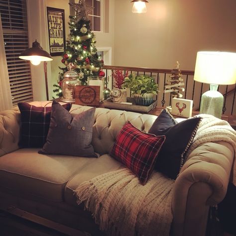 Day 1: Work with what you have. My living room is accented in shades of blue. Rather than re-working my color scheme (and spending a fortune) I used red and navy plaid pieces to tie in my every-day decor with my Christmas decorations. I found a gorgeous plaid pillow ($19.99 at HomeGoods!) that single-handedly makes my living room style feel more cohesive. #champagnetasteholiday #rusticchristmas #christmas2015 #holidaydecor Colorado House, Family Room Decor, Navy Christmas, Rooms Design, Aesthetic Living Room, Plaid Pillow, Colorado Homes, Family Room Decorating, Red Flannel