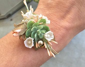 Succulent Corsage, Wristlet Corsage, Bracelet Corsage, Wedding Body, Corsage Bracelet, Colorful Flowers Arrangements, Succulent Bouquet Wedding, Rose Corsage, Succulent Bouquet