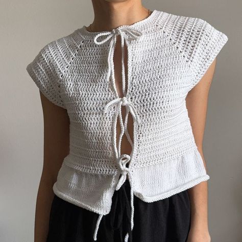 Crochet Shirts, Crochet Wear, Oversize Outfit, Blouse Crochet, Idle Hands, Knit Projects, Knit Ideas, Trendy Crochet, Diy Fashion Clothing