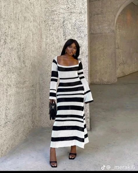 Women's Fashion Dresses Classy, Black Feminine Outfit, Instagram Reach, Modesty Outfits, Reach For The Stars, Effortlessly Chic Outfits, Mode Ootd, Clothing Design, Modest Fashion Outfits