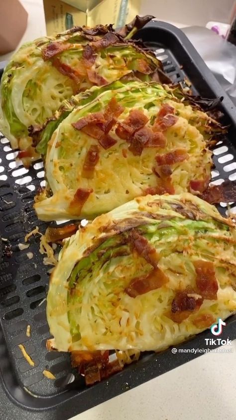 ketogrid on Instagram: Low-Carb Side Dish Idea 🍽👍 by @mandyleighmitchell . . . #keto #lowcarb #ketodiet #ketolifestyle #ketolife #weightloss #ketosis #lchf… Healthy Keto Meals, Weight Watchers Snack Recipes, 28 Day Keto Challenge, Weight Watchers Breakfast Recipes, Fried Cabbage, Low Carb Sides, Low Carb Side Dishes, Keto Challenge, Weight Watchers Dinner Recipes