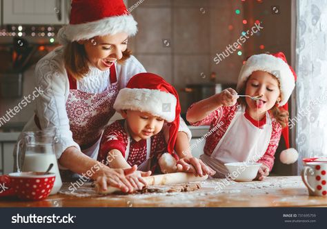 happy family mother and children son and daughter bake cookies for Christmas\r #Ad , #Sponsored, #mother#children#happy#family Indoor Christmas Photos, Holiday Treats Recipes, Cookies For Christmas, Mother And Children, Linda Smith, Baby Christmas Photos, Family Baking, Son And Daughter, Best Christmas Cookies