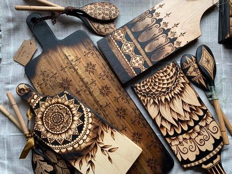 Wood Scorching Ideas, Basswood Projects, Beginner Wood Burning, Wood Burning Patterns Stencil, Wood Burning Stencils, Wood Burn Designs, Spoon Crafts, Wood Wall Art Diy, Woodburning Projects