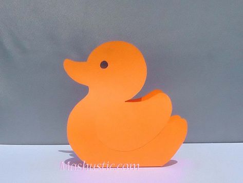 DIY: Crafts for kids paper duck. Use the free printable template for making this paper duck. Make A Duck Craft, Rubber Duck Craft Ideas, 3d Duck Craft, Duck Craft Kindergarten, Make Way For Ducklings Craft, Origami Duck, Birds Crafts, Paper Ducks, Craft Animals