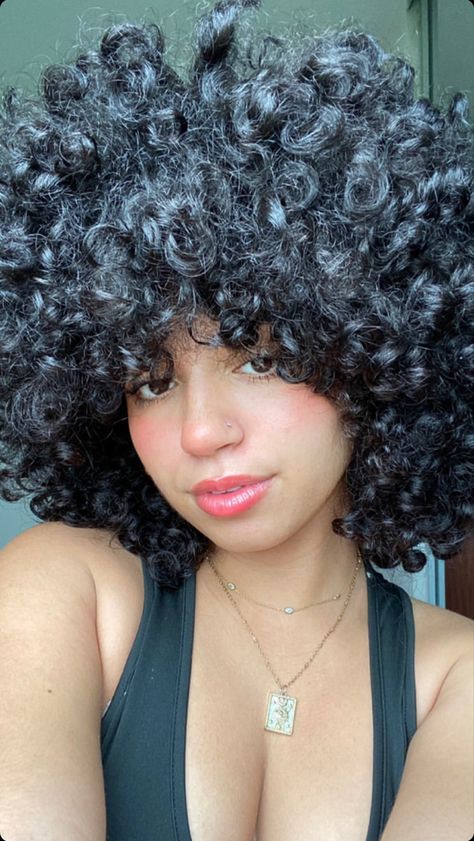 Round Curly Hair, Hair Shape, A Lot Of Hair, Short Natural Curly Hair, Curly Hair Drawing, Hair Textures, Natural Afro Hairstyles, Cute Curly Hairstyles, Hairdos For Curly Hair