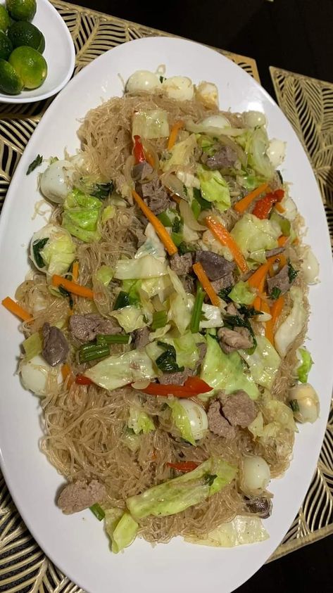 Filipino's all time favorite Pancit Bihon.😋 Pancit Bihon Recipe Filipino, Pancit Recipe Filipino, Pancit Bihon, Pancit Recipe, Food Cravings, Japchae, All Time, Ethnic Recipes, Quick Saves