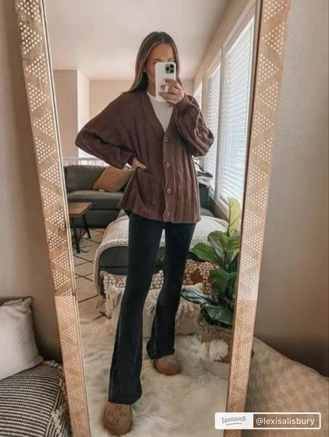 Leggings And Cardigan Outfit, Cardigan Leggings Outfit, Cozy Cardigan Outfit, Brown Leggings Outfit, Brown Cardigan Outfit, Leggings Work Outfit, Teacher Appropriate Outfits, Outfits With Flares, Chocolate Brown Cardigan