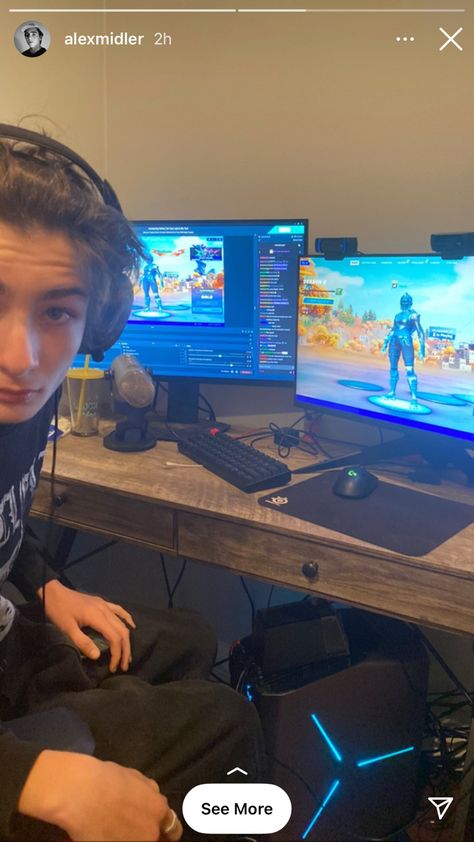 gamer boy, skater boy Streamer Aesthetic Boy, Gamer Boys Aesthetic, Snaps To Make A Guy Jealous, Sunny Suljic, Illegal Civ, Gamer Boys, Cute Babies Photography, Music Studio Room, Gamer Boy