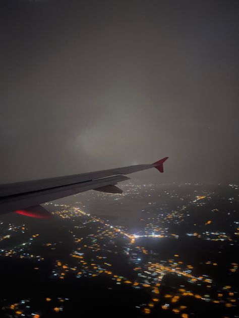 Airport Asethic Pics, Airport Asethic, Airport Night, Plane Aesthetic, Plane View, Airport Aesthetic, Night Flight, Airport Travel, Plane Travel