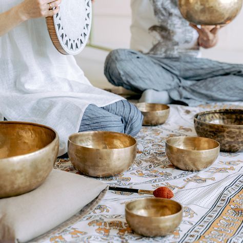 9 Different Types of Tibetan Singing Bowls: Does The Size of a Singing Bowl Matter? With the use of singing bowls going back centuries, there are several sizes and shapes of singing bowls at present. In this article, you will learn the different types of Tibetan bowls, and how the size of the bowl impacts the way that Tibetan Bowls, Sound Frequencies, Calming Sounds, Sound Meditation, Offering Bowls, Sound Bath, Meditation Tools, Tibetan Singing Bowls, Meditation Benefits