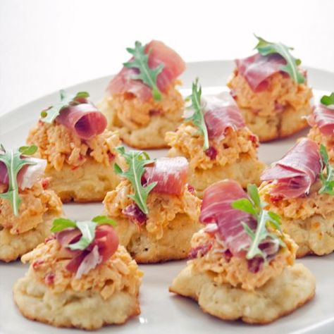 Southern Stunners: Pimento Cheese and Prosciutto Biscuits Prosciutto Appetizer, Easter Appetizers, Small Appetizers, Popsugar Food, Drop Biscuits, Restaurant Dishes, Pimento Cheese, Chrissy Teigen, Easter Brunch