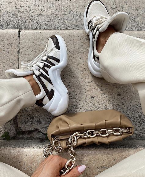 Archlight Sneaker, Beige Instagram, Louis Vuitton Sneakers, Academia Outfits, Cream Aesthetic, Tennis Fashion, Photo Filters, Winter Fits, Instagram Filter