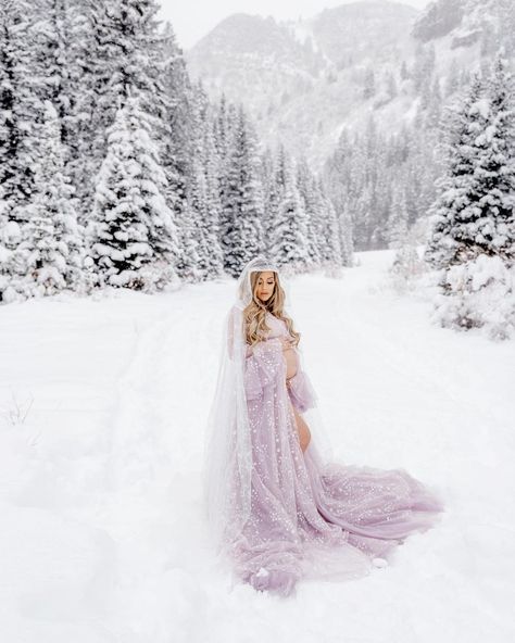 Melina Trevizo on Instagram: “One of my absolute favorite pictures from my maternity session. I definitely had the most beautiful memorable shoot ever 💕 and can we talk…” Mystical Maternity Shoot, Snow Princess Photoshoot, Maternity Shoot In Snow, Winter Maternity Shoot Ideas, Fantasy Maternity Shoot, Snow Maternity Photoshoot, Fantasy Shoot, Winter Maternity Pictures, Winter Maternity Shoot