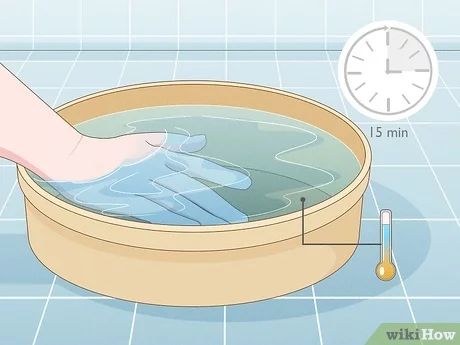 4 Ways to Heal Blisters - wikiHow How To Treat Blisters, Heal Blisters, Blister Remedies, Water Blister, Anja Bla, How To Heal Blisters, Heel Blisters, Sore Hands, Ways To Heal