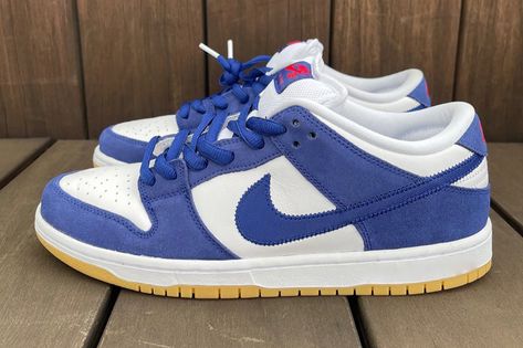 Dodger Dunks, Lebron 7, Nike Sb Shoes, Dunks Outfit, Nike Heels, Nike Skateboarding, Nike Snkrs, Shoes World, Nike Sb Dunk Low