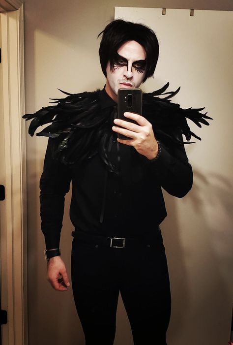 Warlock Costume Mens Diy, Crow Costume Men, Male Witch Costume, Crow Halloween Costume, Warlock Costume, Male Costumes, Party Halloween Costumes, Raven Costume, Campfire Party