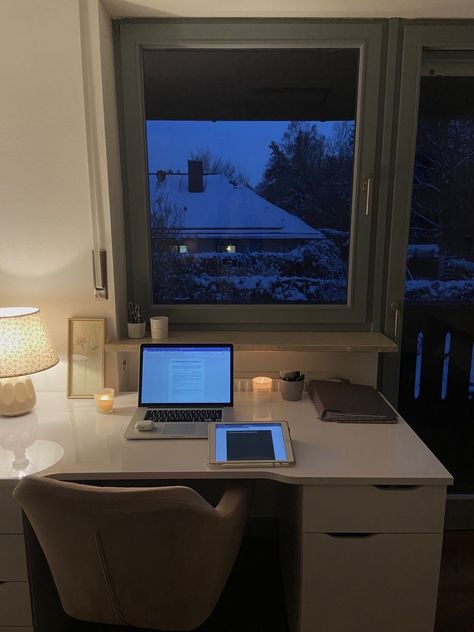 Desk Next To Window, Chloe East, Winter Academia, Aesthetic Desk, White Desk, Uni Life, Study Room Decor, School Aesthetic, Study Inspiration