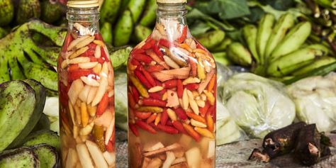 You can store this all-purpose sweet-and-spicy vinegar in clean mason jars, but it is easier to keep it in repurposed glass bottles. Note that this recipe can be adjusted as you like—try using different chiles or other spices like bay leaf. Pinakurat Vinegar Recipe, Sawsawan Recipe, Filipino Dinner, Spicy Vinegar, Pinoy Recipe, Asian Sauces, Pickle Recipes, Filipino Foods, Filipino Style