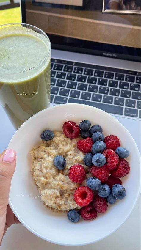 healthy food #morningroutine Bakery Foods, Food Motivation, Healthy Food Dishes, Healthy Food Motivation, Healthy Lifestyle Food, Healthy Sweets Recipes, Delicious Snacks Recipes, Healthy Food Ideas, Healthy Food Choices