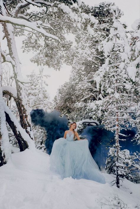 Sleigh Photoshoot, Self Care Shower Routine, Self Care Shower, Winter Portraits Photography, Quinceanera Pictures, Nordic Wedding, Quinceanera Photoshoot, Snow Photoshoot, Winter Portraits