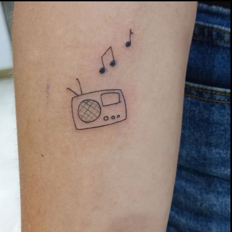 Radio Tattoo, Tattoos 2022, Fineline Tattoo, Cute Tattoo, Cute Tattoos, Tattoos