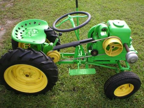 Garden Tractor Attachments, Old John Deere Tractors, Yard Tractors, Homemade Tractor, Mini Tractor, Tractor Idea, Small Tractors, Lawn Tractors, Lawn Mower Tractor