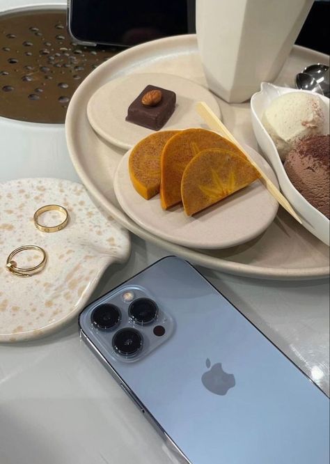 Iphone Obsession, Apple Phone Case, Buy Iphone, Apple Magic Mouse, Used Iphone, Free Iphone, Iphone Accessories, Apple Phone, Cafe Food