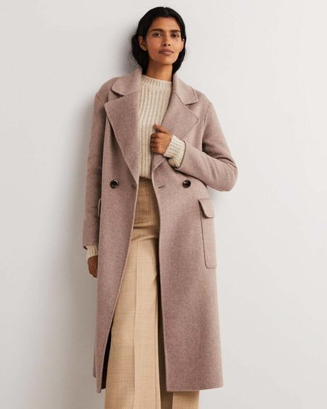 A gorgeous tailored wool blend coat in a relaxed fit that would make any outfit look chic. This color is more of an oatmeal and would be gorgeous with a midi dress or tailored trousers. Minimal Fall Style, Aritzia Wool Coat, Wool Coats For Women, Coat Outfits For Women, Coats 2024, Woolen Clothes, Autumn Coat, Random Style, Corporate Fashion