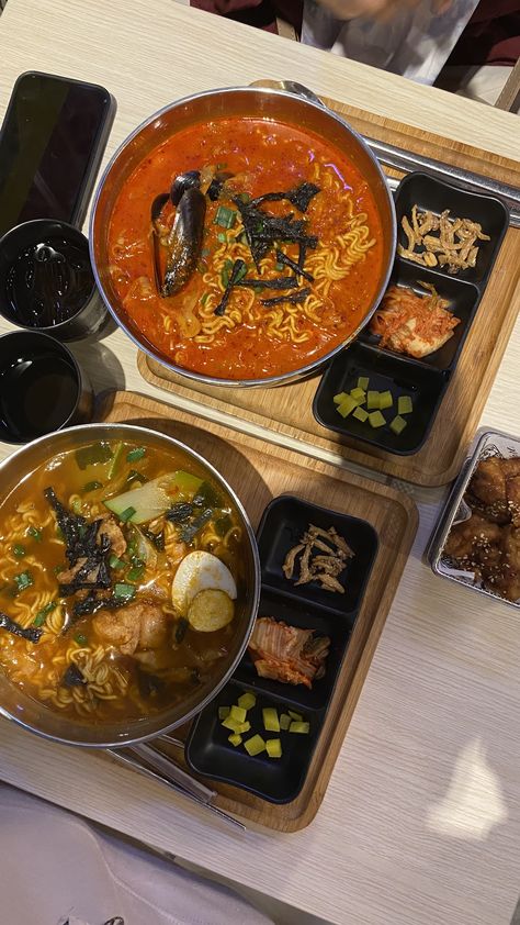 📍Myeongdong Eating Real Food, Korean Store Food, Korean Dinner Aesthetic, Korean Ramen Aesthetic, Aesthetic Japanese Food, Spicy Korean Food, Aesthetic Korean Food, Korean Breakfast, Best Korean Food