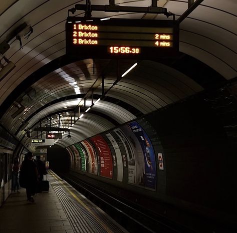 Underground Subway Aesthetic, Downtown Vibes, Bloxburg City, Underground Train, Underground Tunnels, Train Times, Times Tables, Train Art, Train Car