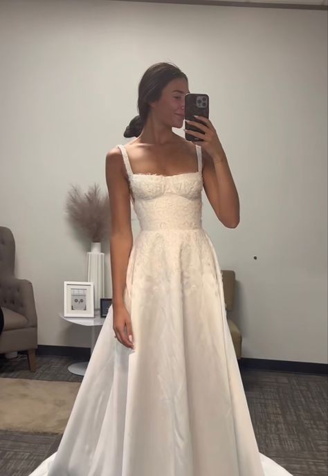 Squareline Wedding Dress, Wedding Dresses Simple Floral, Simple Elegant Wedding Dress Satin, Square Neck Sleeveless Wedding Dress, Corset Engagement Dress, Wedding Dress With Sleves, Wedding Dresses Scoop Neckline, Square Neck Simple Wedding Dress, Square Neck Line Wedding Dresses