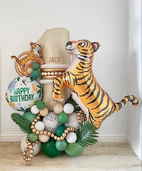 Safari Balloon Bouquet, Lion King Balloons, Balloon Stack, Birthday Arrangements, Safari Balloon, Balloons Bouquet, Balloon Clusters, 1st Birthday Balloons, Balloon Designs