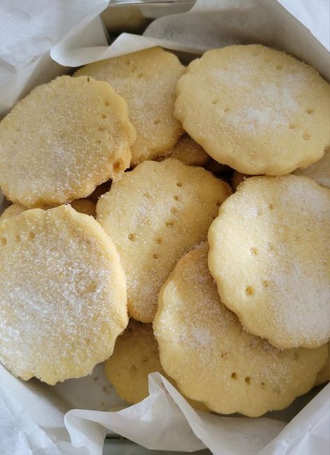 The Wedding Cookie Table Community, Wedding Cookie Table, Scottish Shortbread, Wedding Cookie, Cookie Table, Heirloom Recipes, Favor Ideas, Wedding Cookies, Desert Recipes