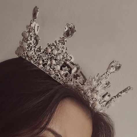 Royal Core Aesthetic, Royalty Core, Crown Aesthetic, Royal Core, Dark Princess, Victoria Aveyard, Yennefer Of Vengerberg, Queen Aesthetic, Royalty Aesthetic