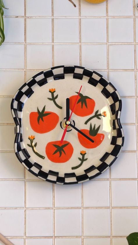 Instagram Clay Clock Ideas, Ceramic Clocks Pottery Handmade, Pottery Clock, Clay Clock, Clock Ceramic, Clock Illustration, Ceramic Clock, Ceramic Cafe, Kitchen Clock