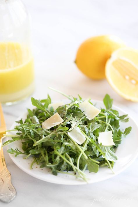 An easy Arugula Salad Recipe with Parmesan shavings and fresh cracked pepper is light and flavorful. The perfect starter for brunch or lunch recipe. Salad With Lemon Vinaigrette, Lemon Spaghetti, Salad With Lemon, Julie Blanner, Resep Salad, Refreshing Food, Lemon Pasta, Lemon Vinaigrette, Vinaigrette Recipes