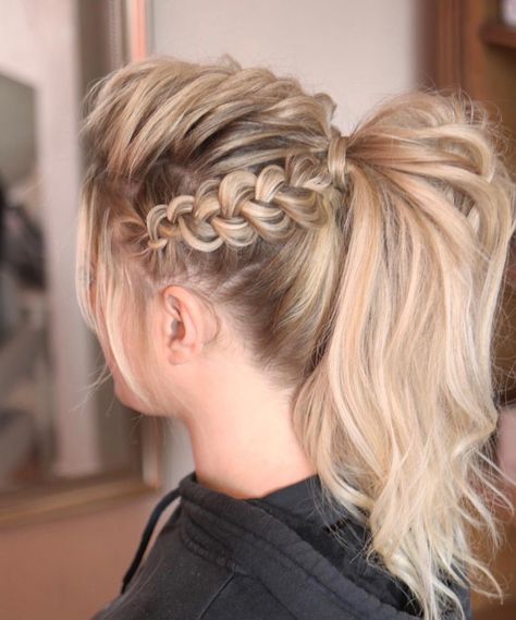 Pony Hairstyles, Braided Ponytail Hairstyles, A Ponytail, Cool Braid Hairstyles, Pinterest Hair, Faux Hawk, Penteado Cabelo Curto, Braided Ponytail, Crazy Hair